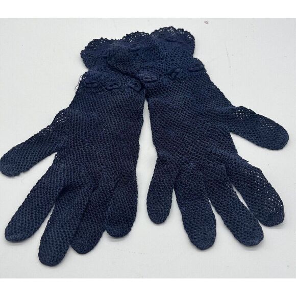 ANTIQUE CROCHET LACE‎ FISHNET LADIES SHORT GLOVES PAIR rose detail Scalloped - Picture 1 of 5